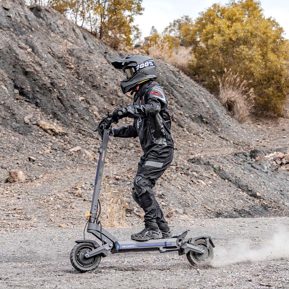 Ausom DT2 Pro Elektroroller  2*1100W Motor  52V 23 4Ah  10*3 0 Zoll Reifen  68 km/h Höchstgeschwindigkeit  115 km maximale Rei